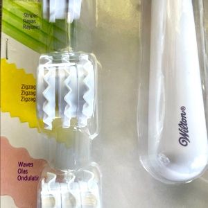 Ribbon cutter and embossed set